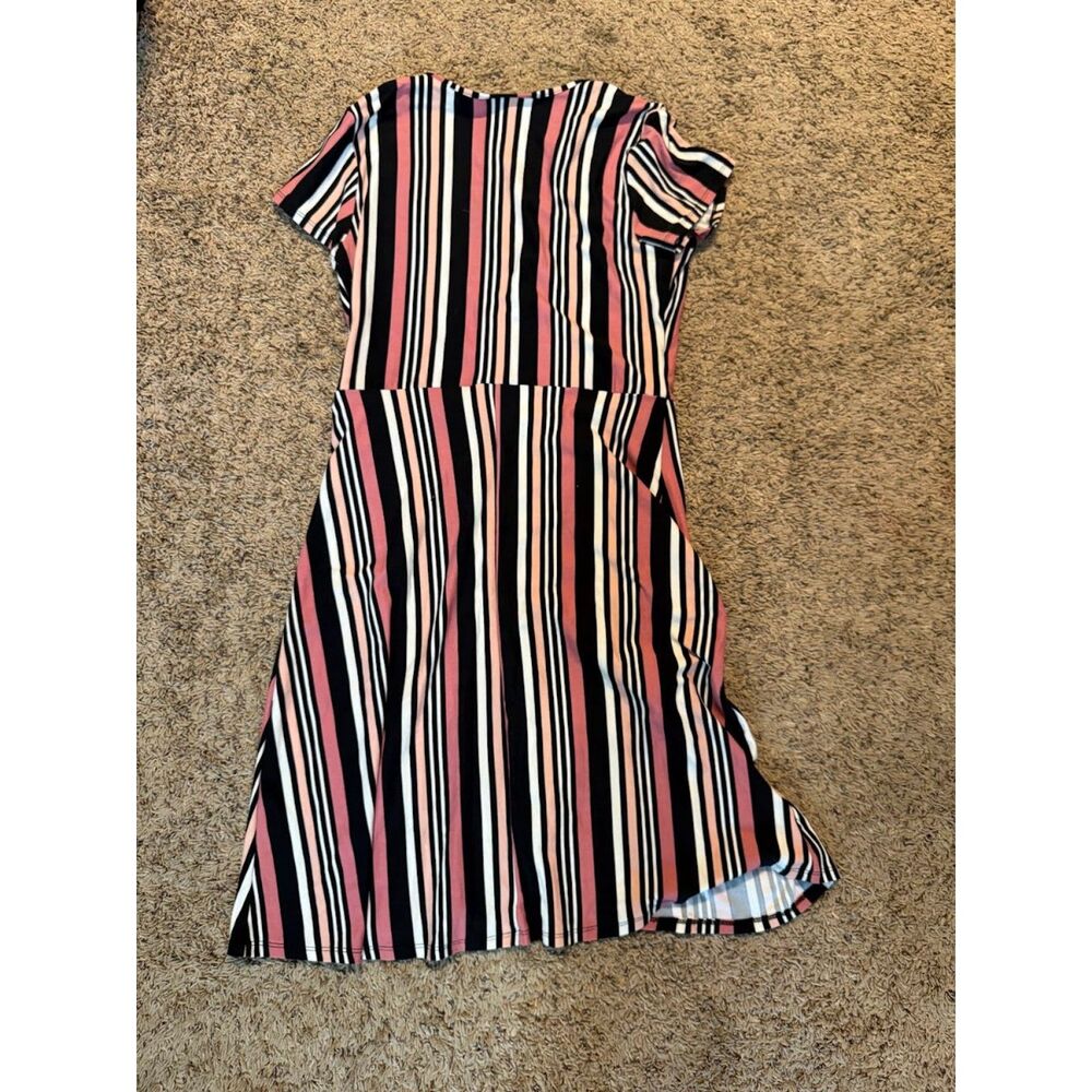 🌴Bobbie Brooks med  wrap dress - Picture 5 of 5